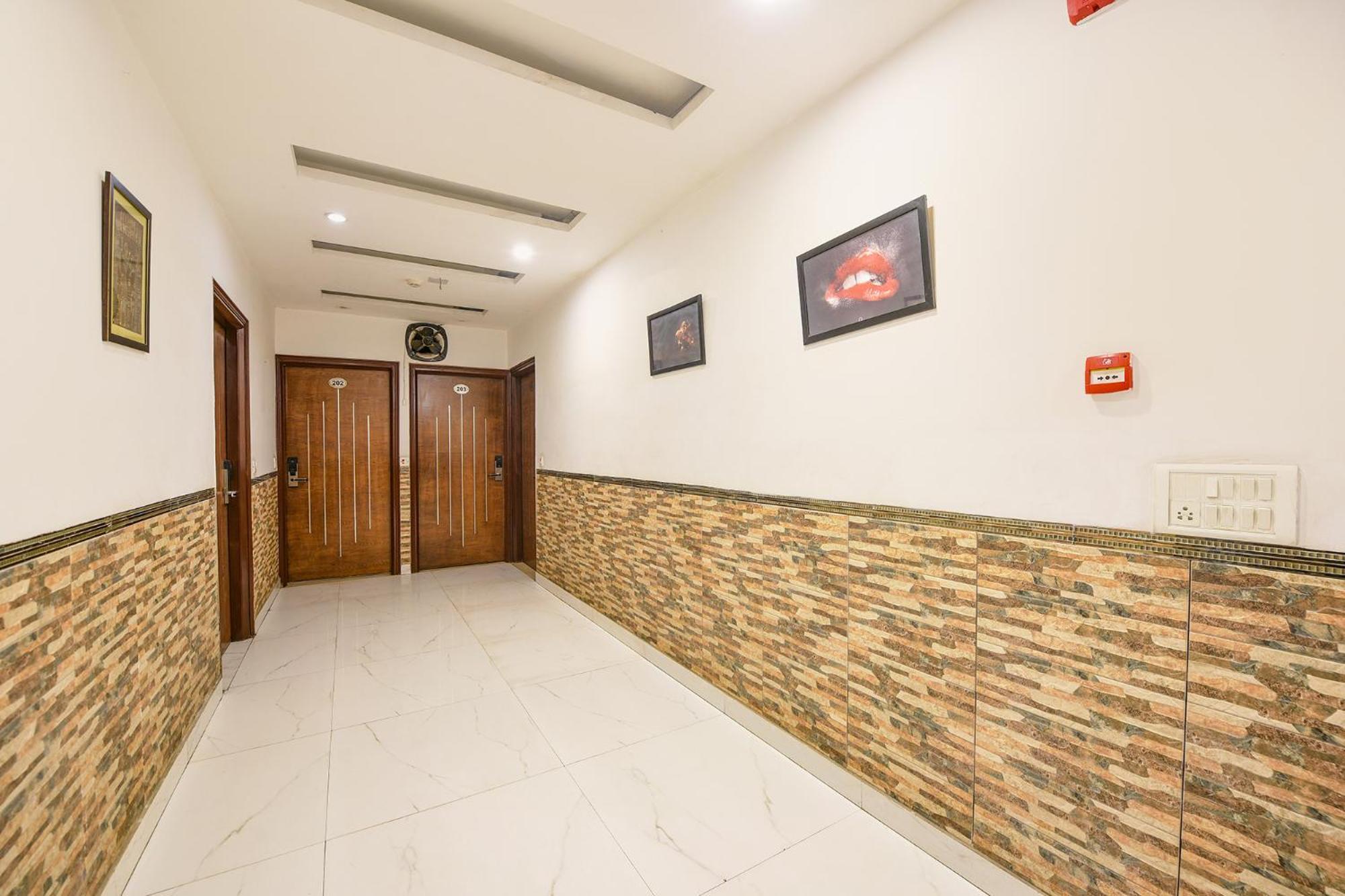 Fabhotel The Kings Plaza Neu-Delhi Exterior foto